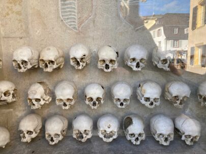 Dornach-Schlacht-Totenkoepfe-k_Sebastian Juengel