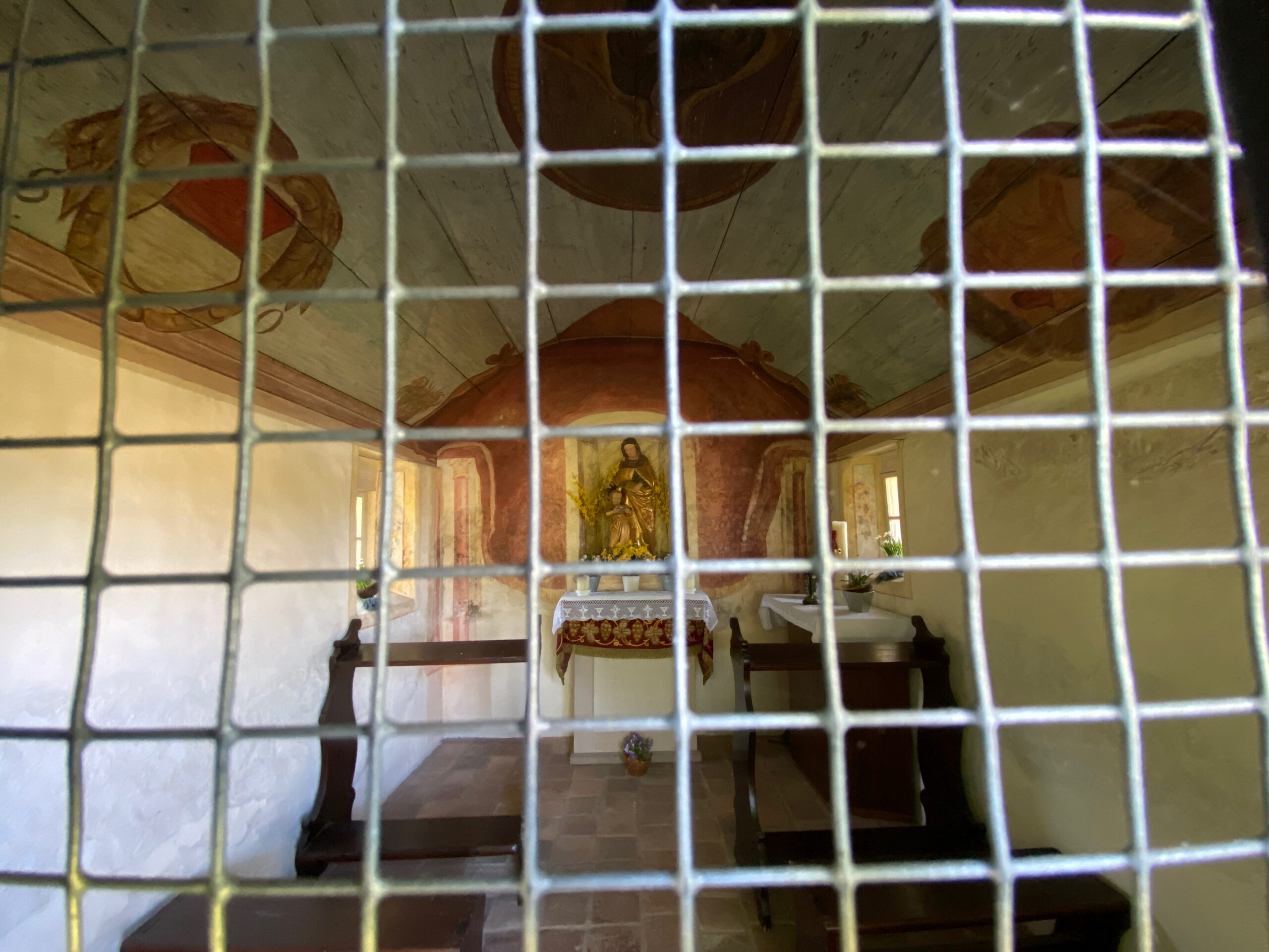 Buesserach Kapelle St Anna Gitter_Sebastian Juengel