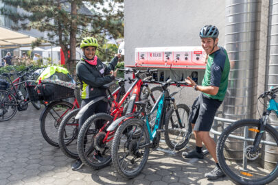 E-Bike-Land Eröffnung_Sarah Jane_Franco Marvulli_Ladestation Mühle Aesch