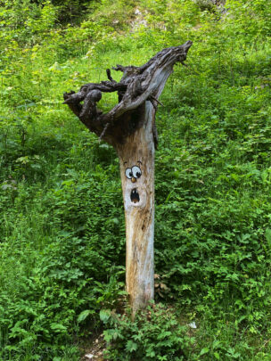 Zulllwil-Figur-Parkplatz-Ruine-Gilgenberg k_Sebastian Juengel