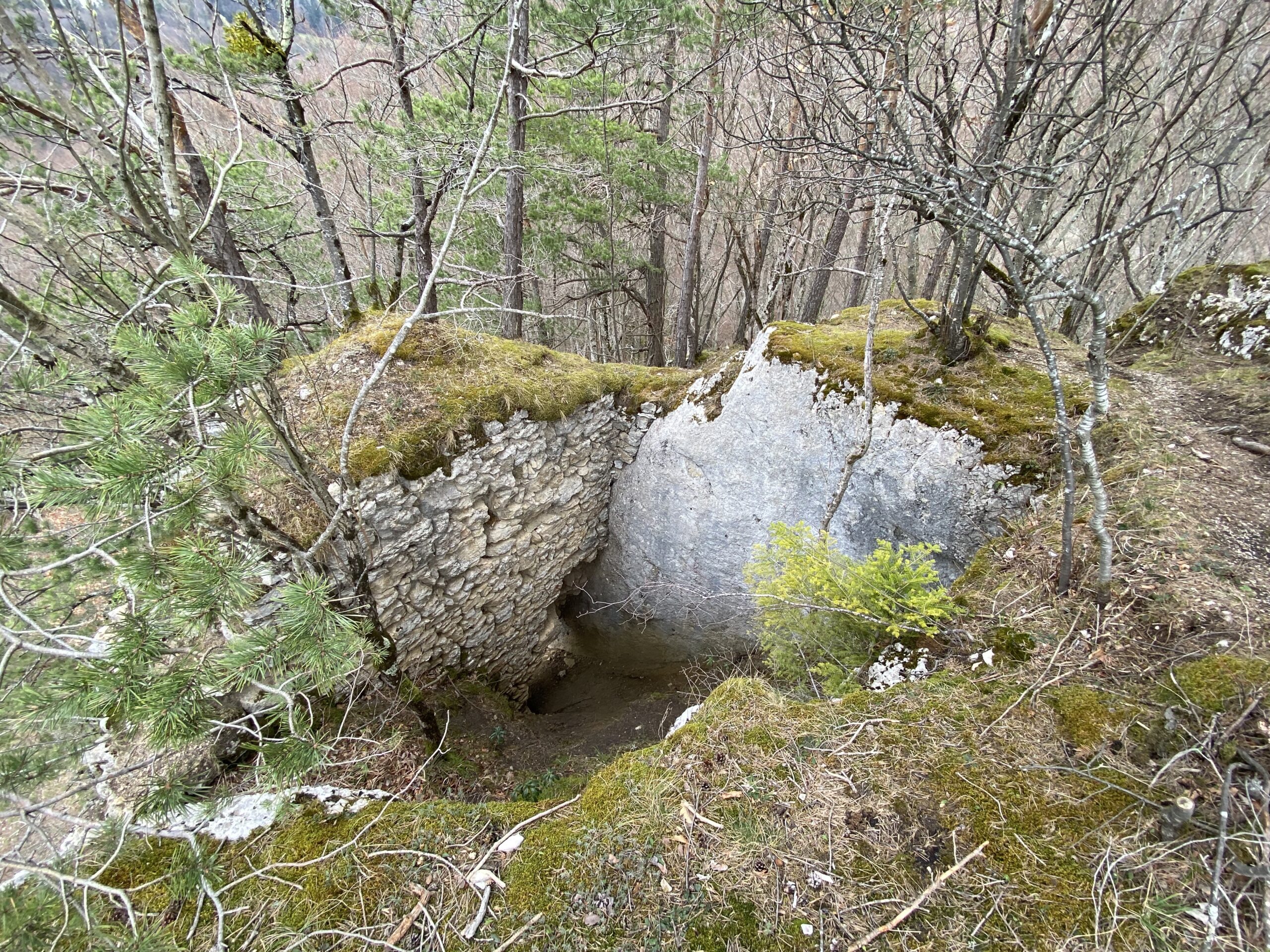 Kleinluetzel Ruine Blauenstein Mauer von innen_Sebastian Juengel