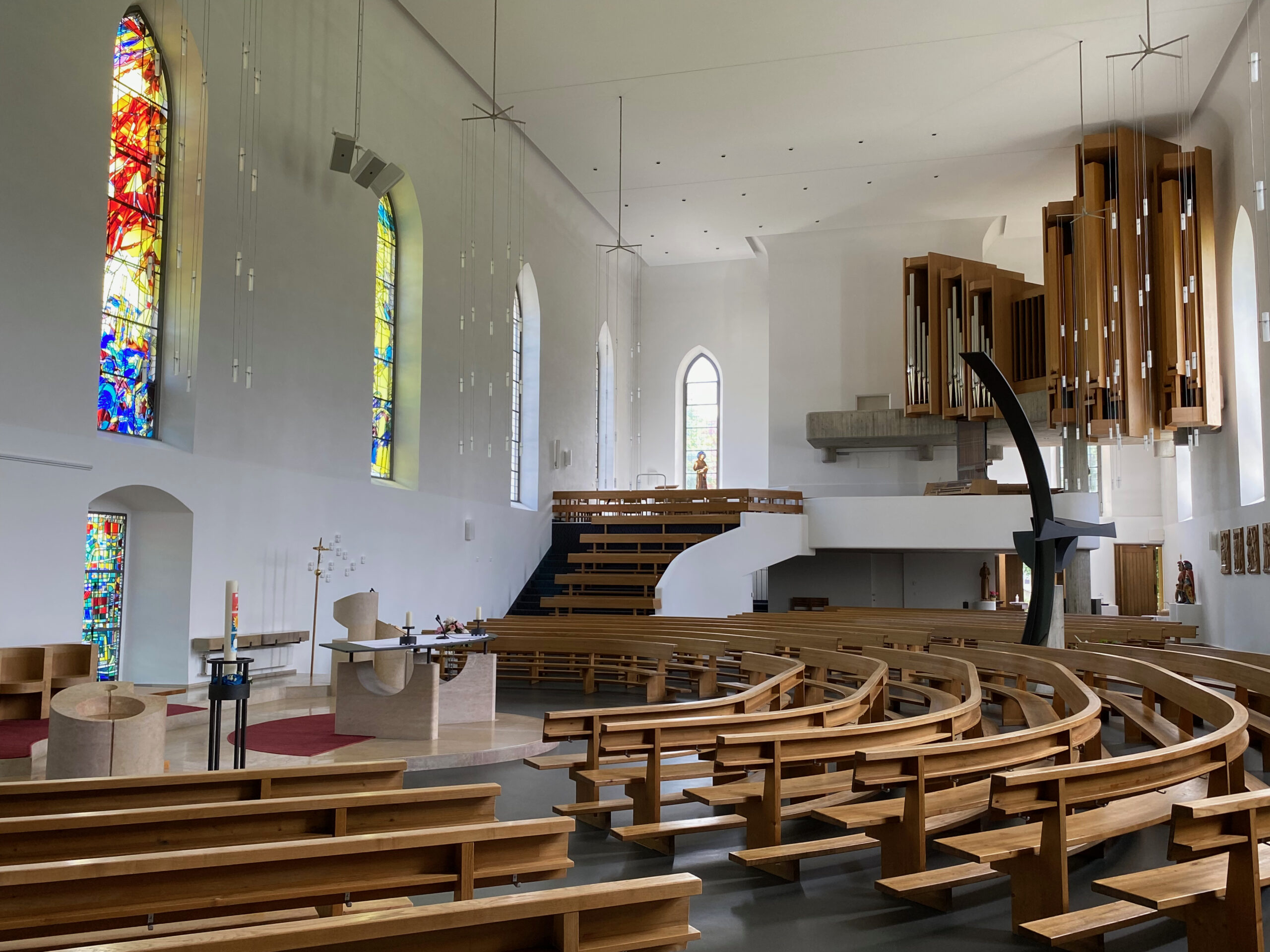 Zullwil Pfarrkirche Oberkirch Innen Blick zur Orgel_Sebastian Juengel