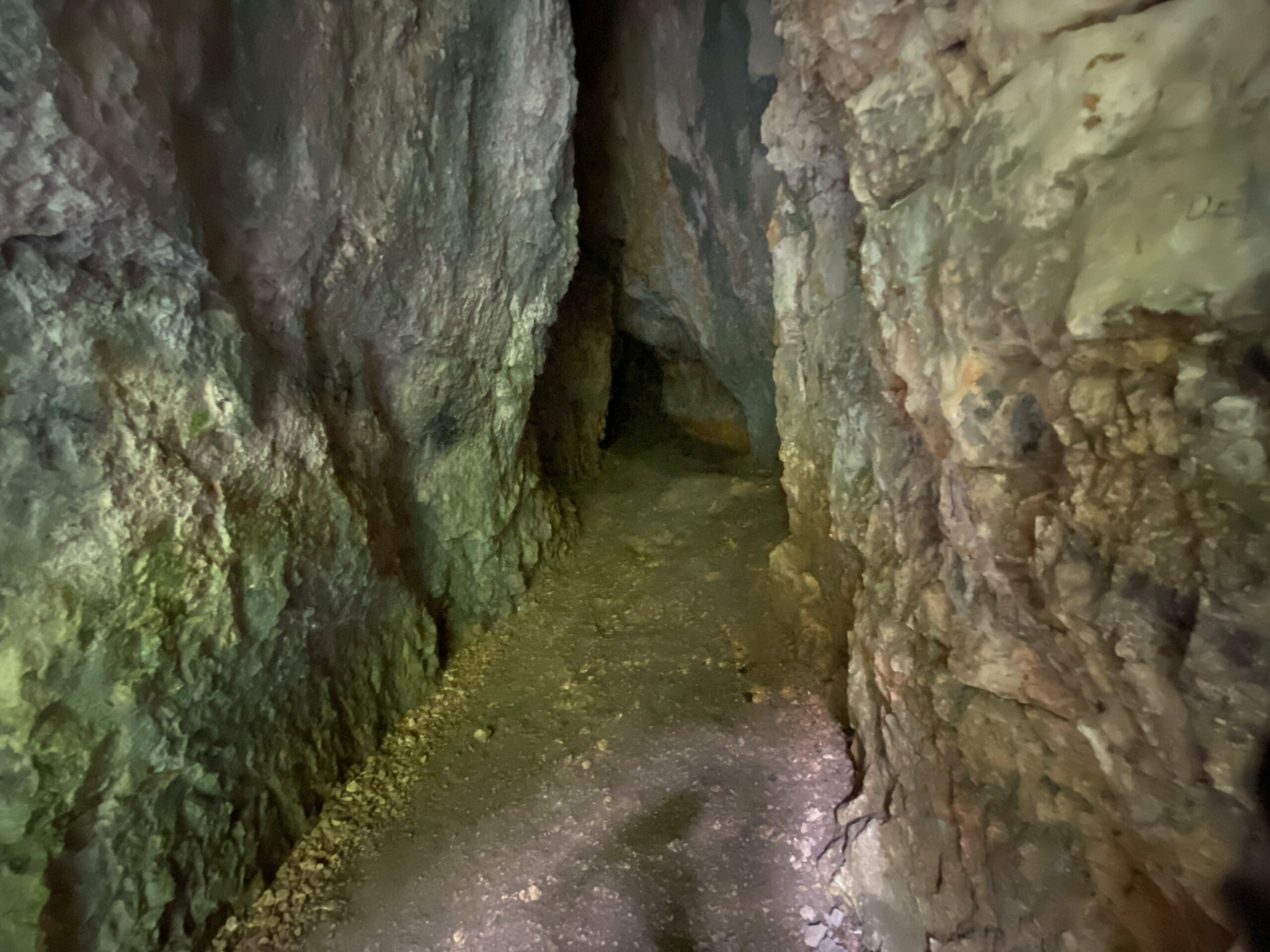 Meltingen Chaltbrunnental Heidenhoehle Juengel