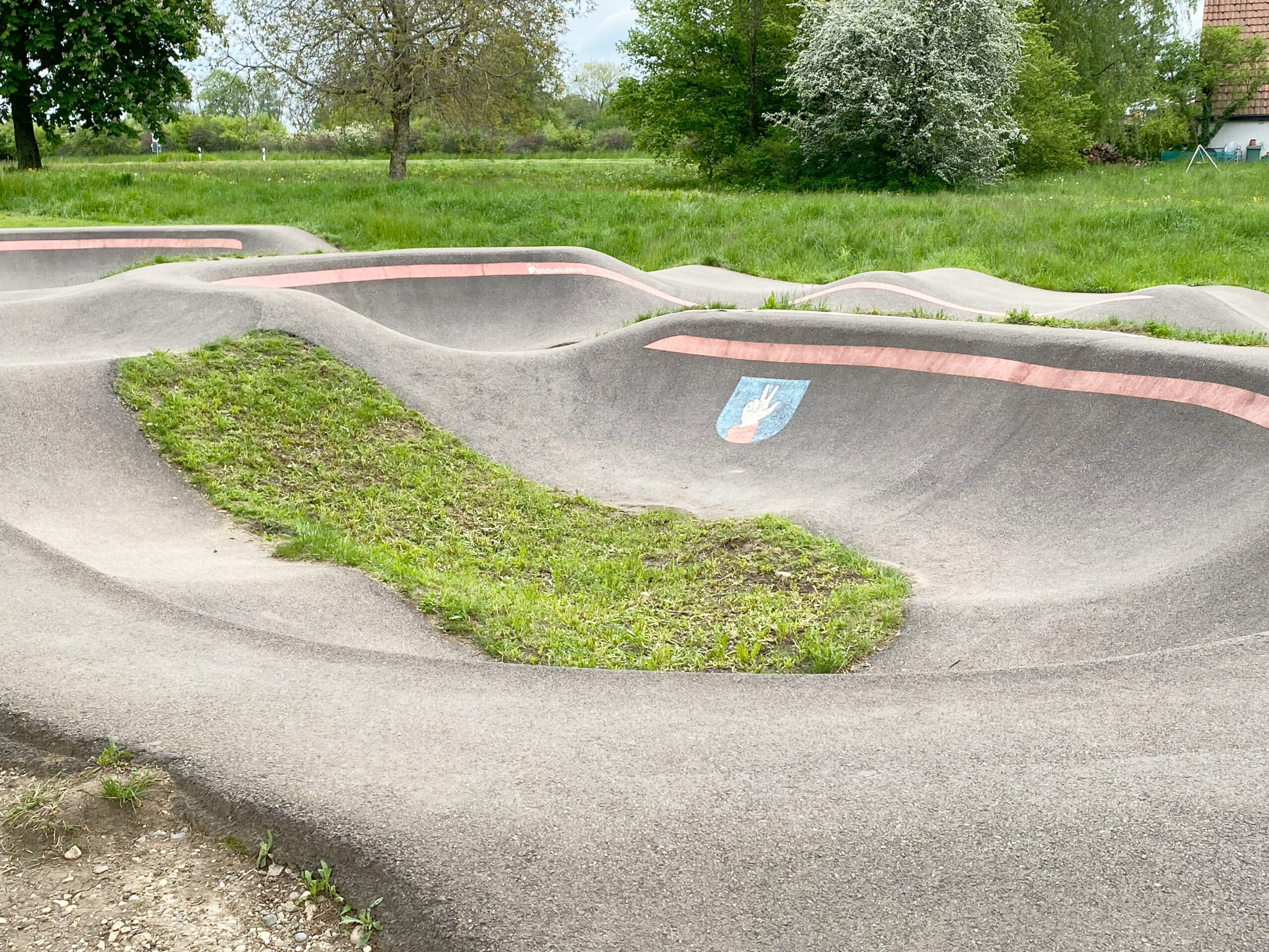 Gempen Pump Track Jugendarena Detail_Sebastian Juengel 2