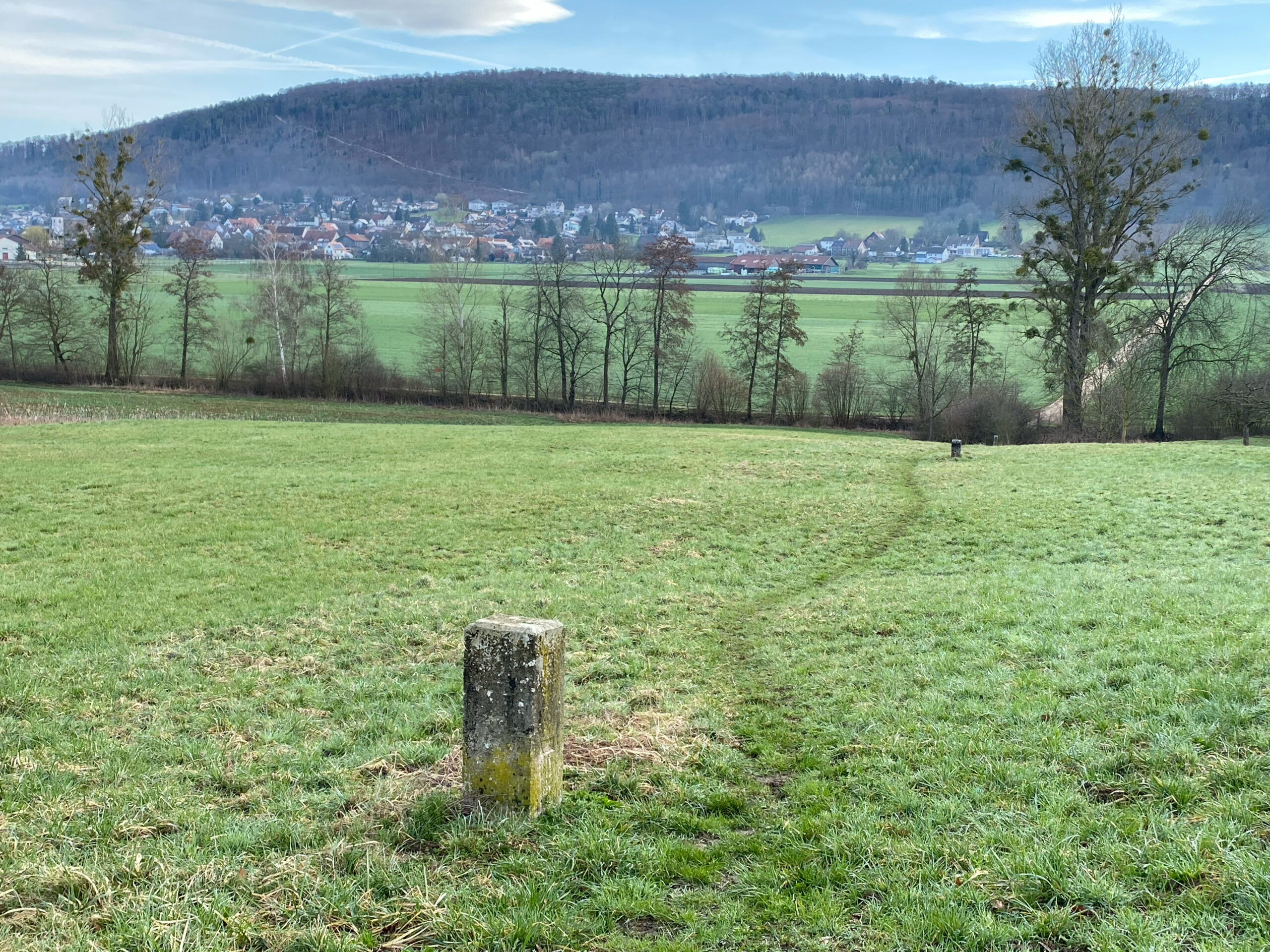 Rodersdorf Grenzkulturweg Grenzsteine in Sichtweite_Sebastian Juengel