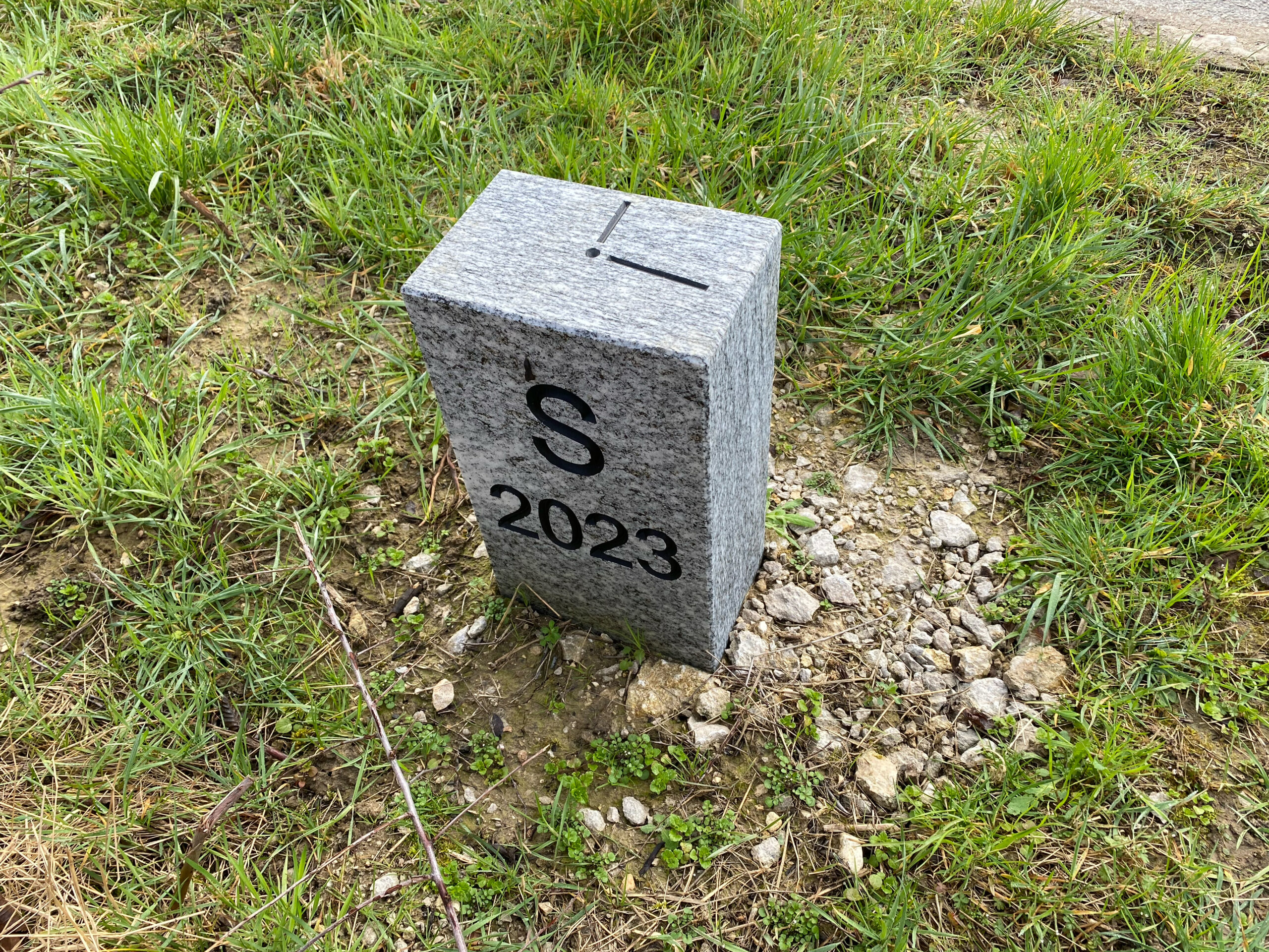 Rodersdorf Grenzkulturweg modern vor Biederthal_Sebastian Juengel