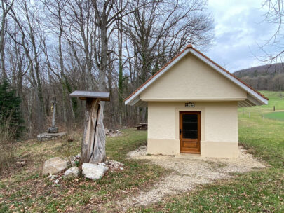 Kleinluetzel_Kreuzweg Bergkapelle mit Engel und Kreuz_Sebastian Juengel