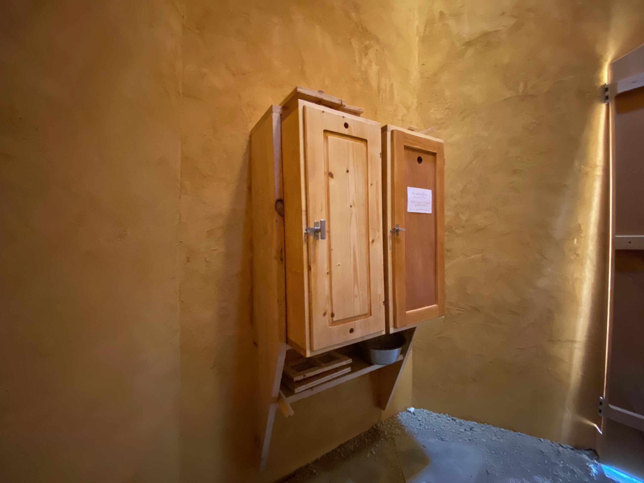 Dornach Goetheanum Gartenpark Bienenskulptur Bienenstock innen_Sebastian Juengel