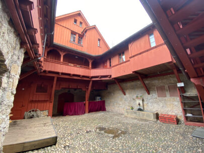Mertzerlen_Burg Rotberg Innenhof_Sebastian Juengel