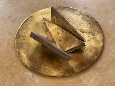 Hofstetten Kirche Sankt Nikolaus Taufbecken Detail_Sebastian Juengel