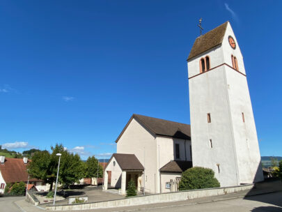 Buesserach Kirche St Peter aussen_Sebastian Juengel