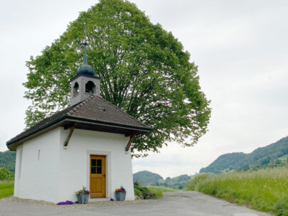 Baerschwil Wendelin Kapelle dichter dran Juengel aufgehellt